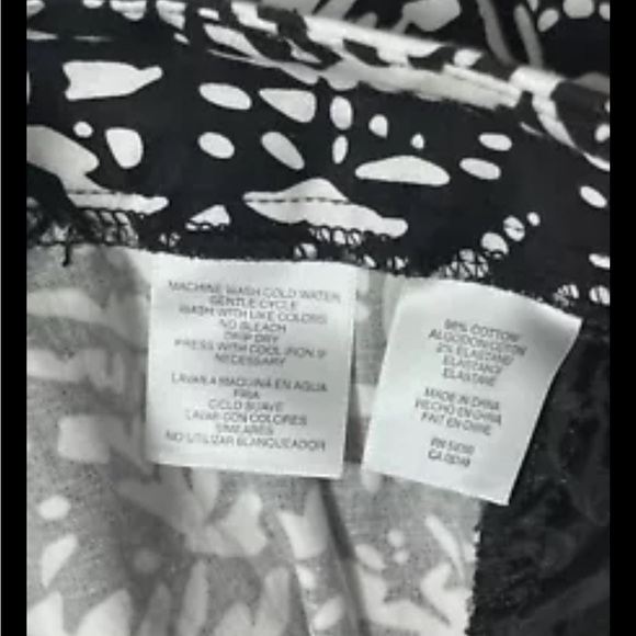 Jones New York Signature Stretch Black White Capri Pants Size 6 - Picture 7 of 7